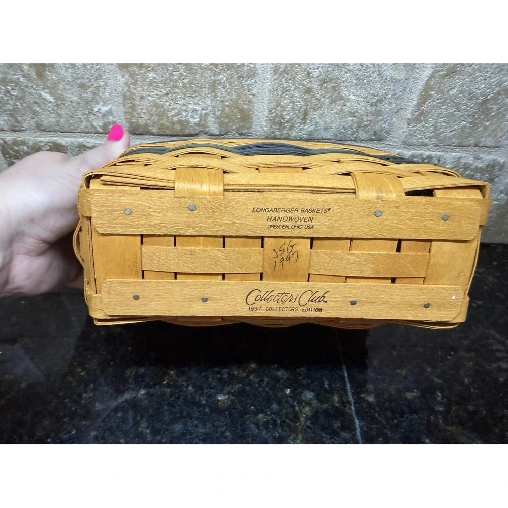 Longaberger 1997 Collectors Club Renewal Basket‎ w/ Liner, Protector & Box